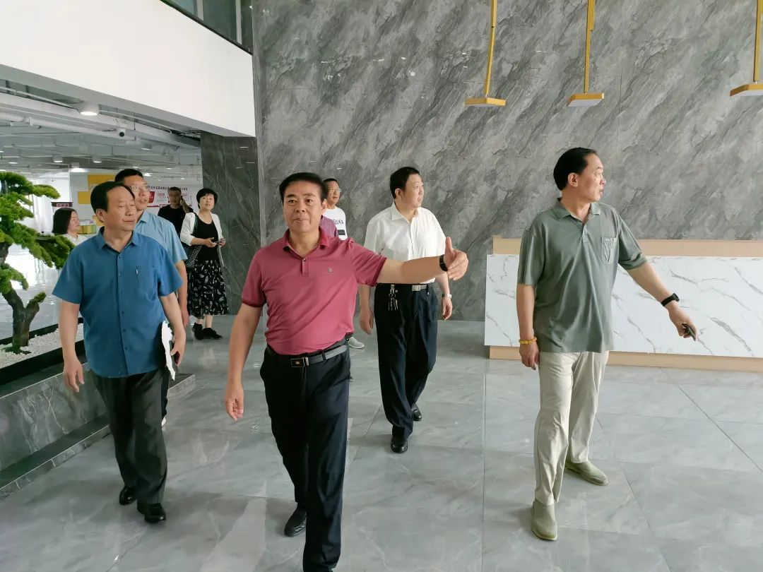 济宁市读书协会走进嘉祥鲜农都市场管理有限公司开展书画惠企活动 济宁市读书协会走进嘉祥鲜农都市场管理有限公司开展书画惠企活动