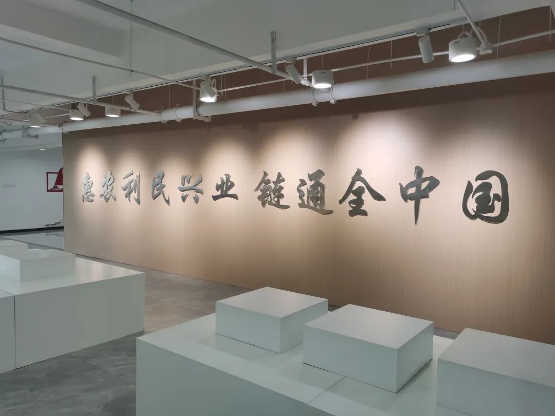 济宁市读书协会走进嘉祥鲜农都市场管理有限公司开展书画惠企活动 济宁市读书协会走进嘉祥鲜农都市场管理有限公司开展书画惠企活动