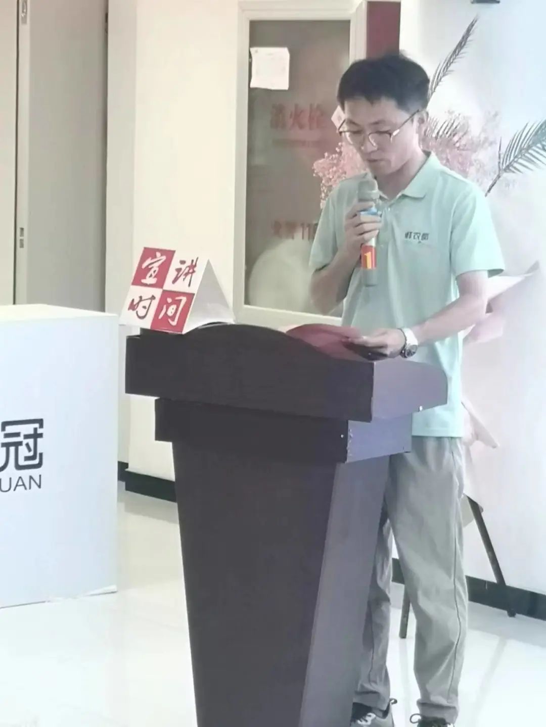 济宁市读书协会走进嘉祥鲜农都市场管理有限公司开展书画惠企活动 济宁市读书协会走进嘉祥鲜农都市场管理有限公司开展书画惠企活动
