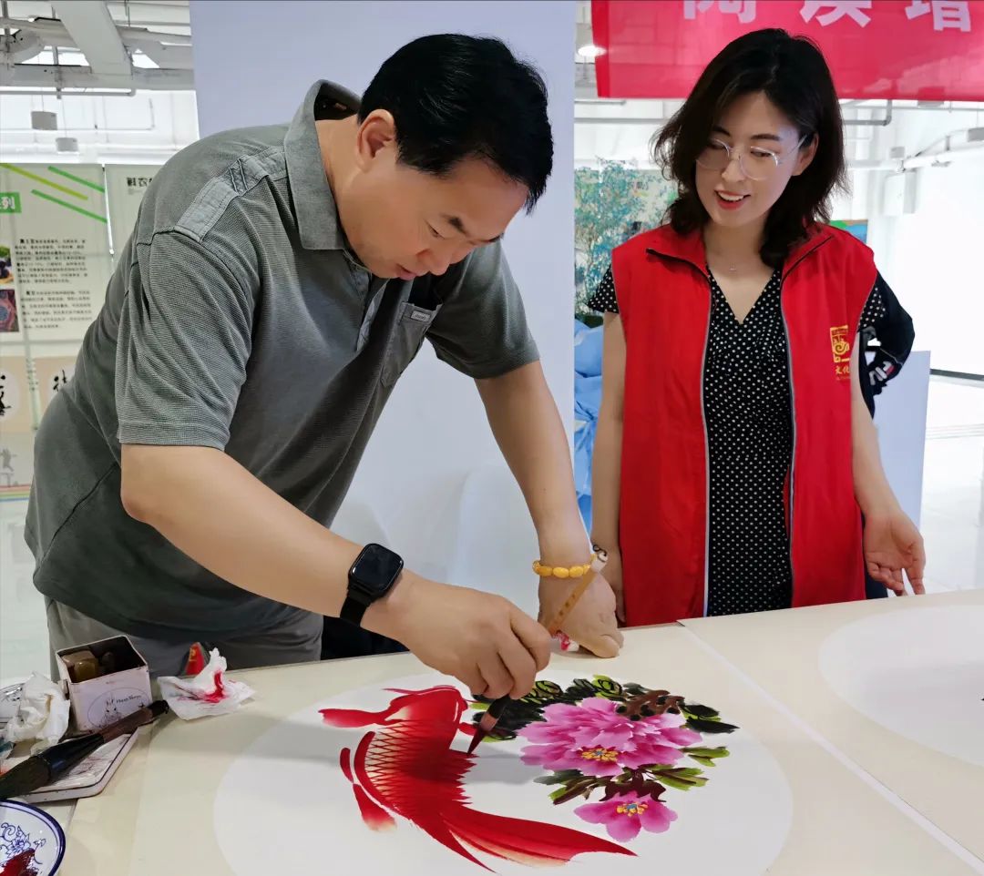 济宁市读书协会走进嘉祥鲜农都市场管理有限公司开展书画惠企活动 济宁市读书协会走进嘉祥鲜农都市场管理有限公司开展书画惠企活动