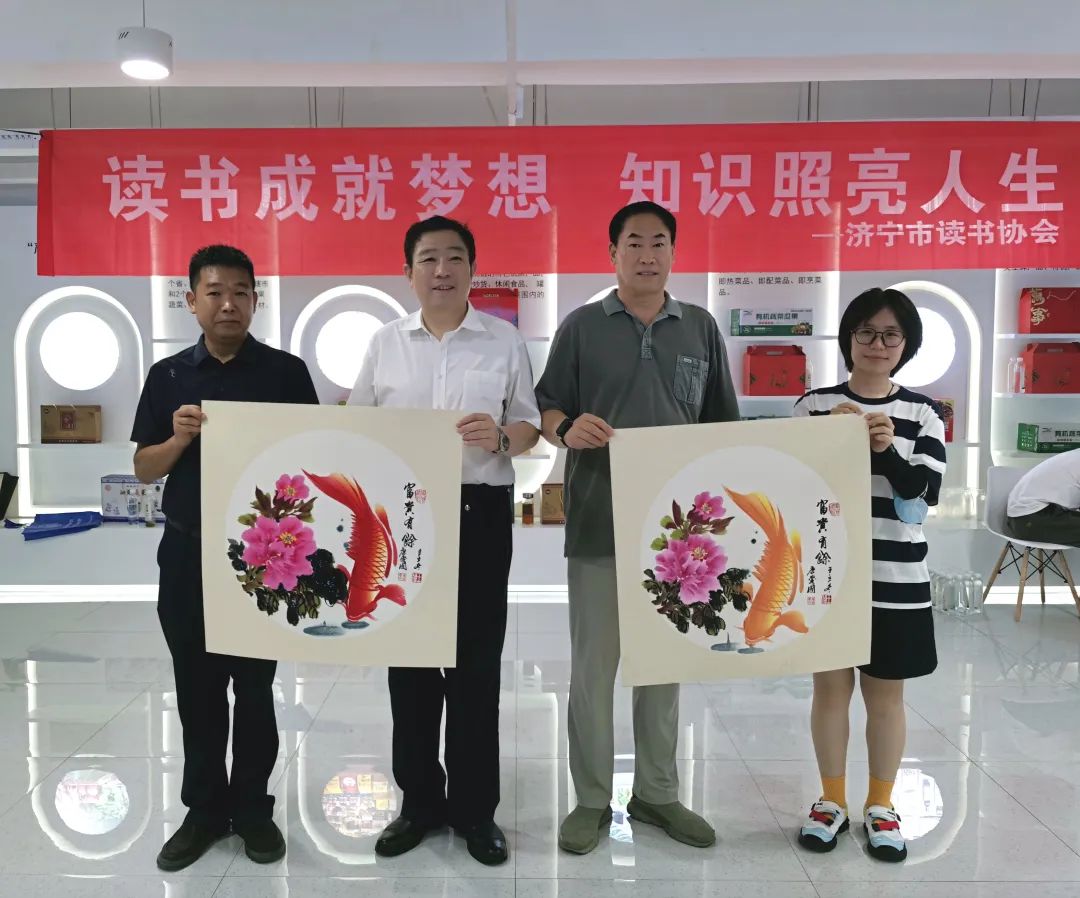 济宁市读书协会走进嘉祥鲜农都市场管理有限公司开展书画惠企活动 济宁市读书协会走进嘉祥鲜农都市场管理有限公司开展书画惠企活动